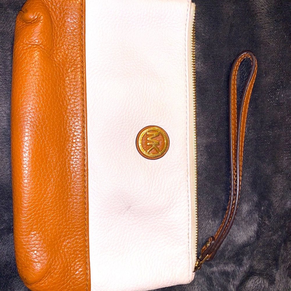 Michael kors wristlet